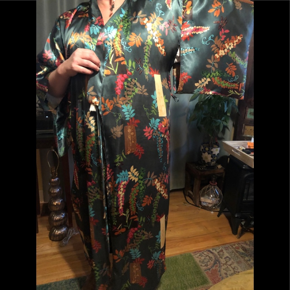 Satin Kimono. Sz S